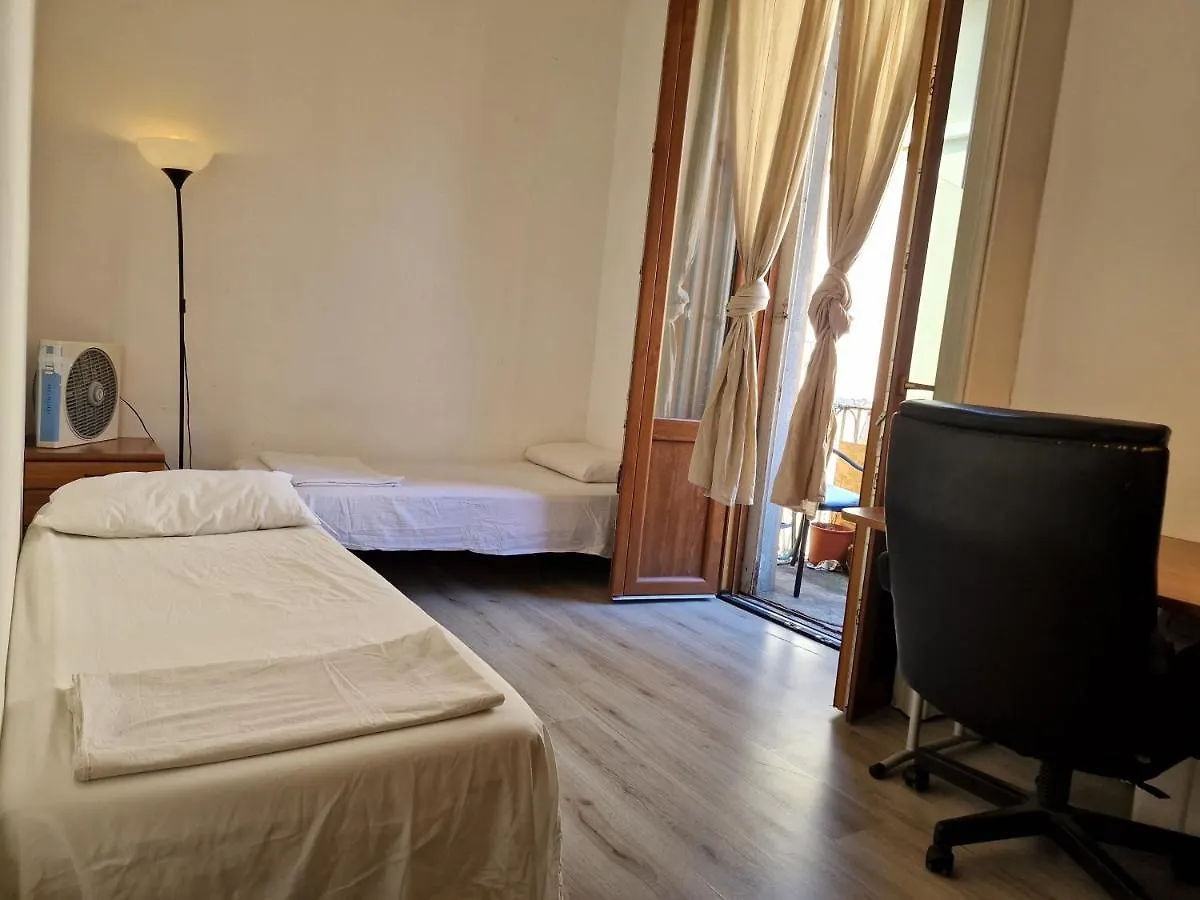منزل للإقامة ميلان Private Room In A Quiet Apartment In The City Center إيطاليا