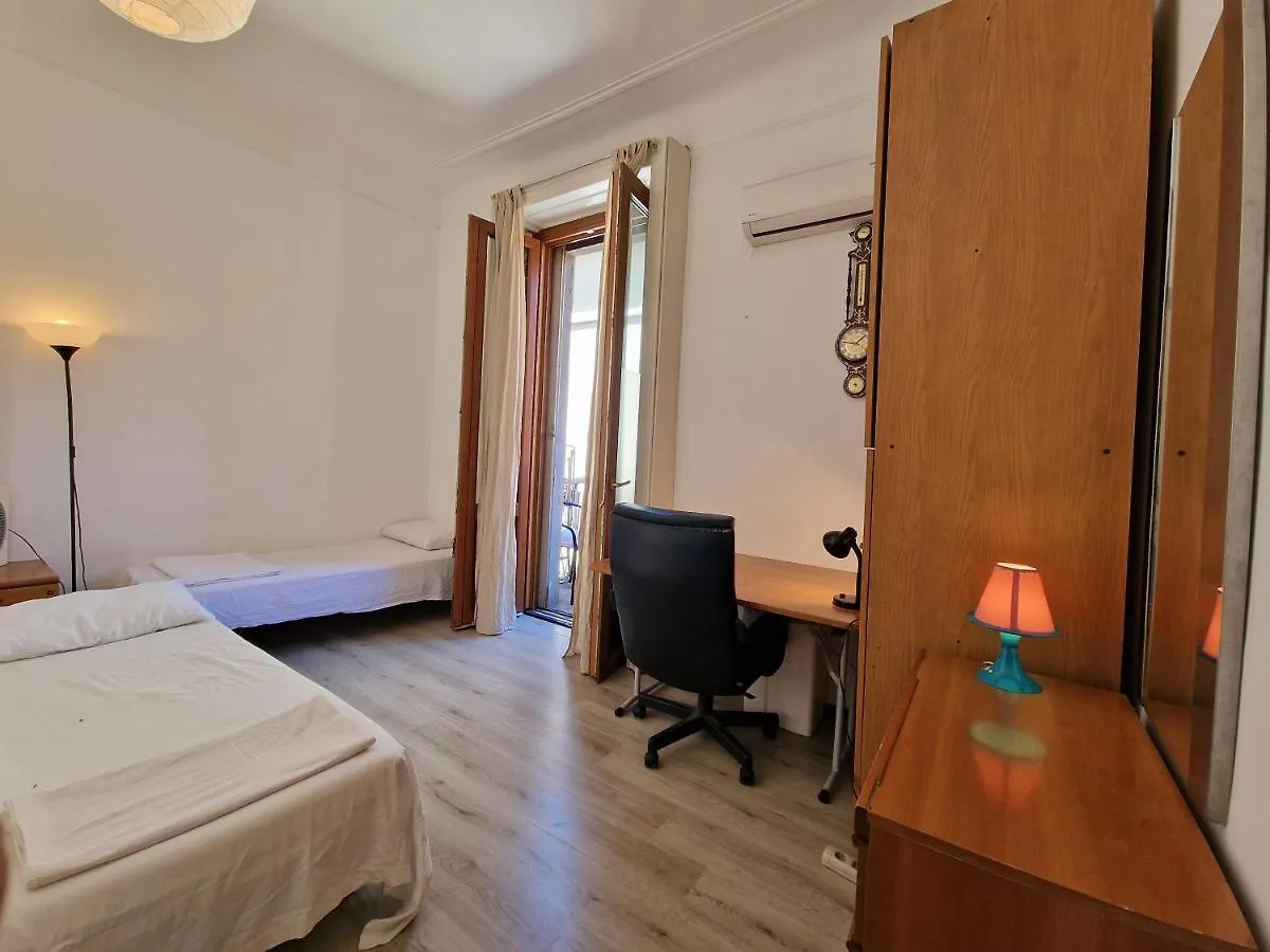 ميلان Private Room In A Quiet Apartment In The City Center