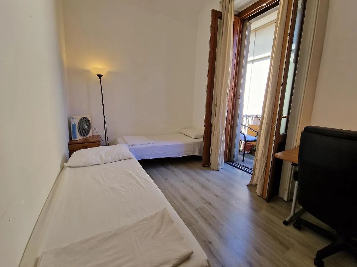 Private Room In A Quiet Apartment In The City Center Milano 0*,  Italien