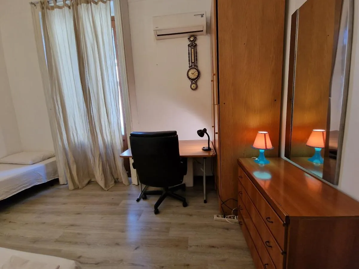 Private Room In A Quiet Apartment In The City Center Milan Homestay