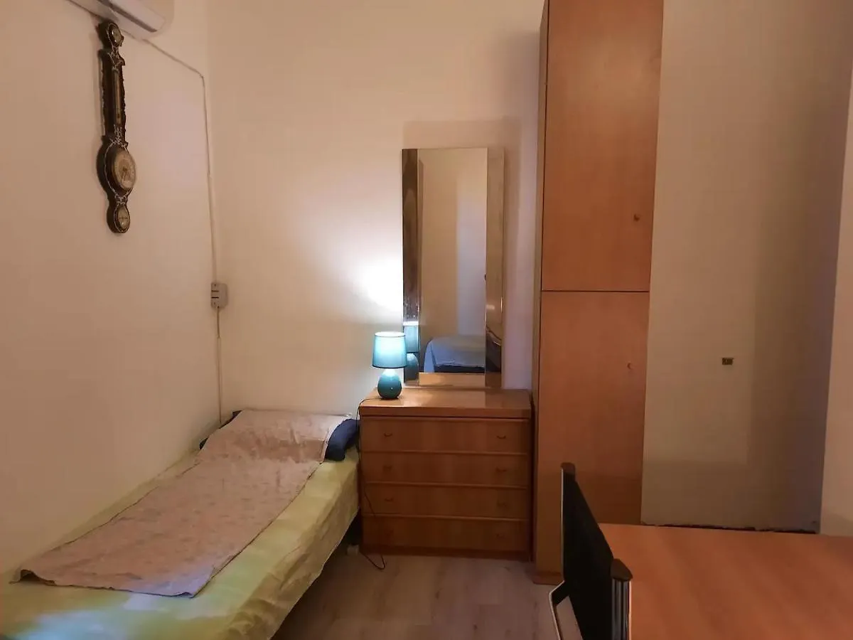 Homestay Private Room In A Quiet Apartment In The City Center Milan Italy