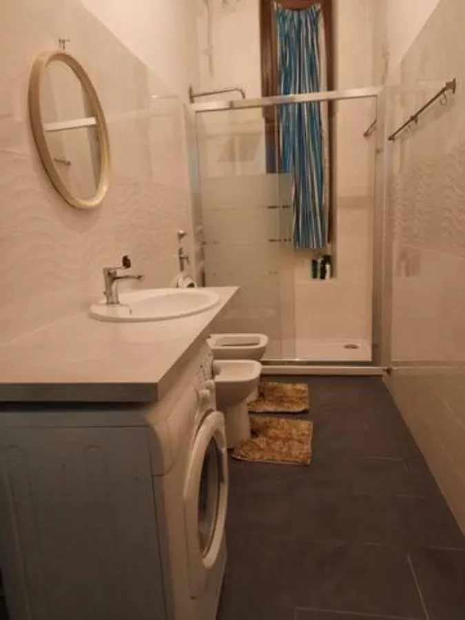 Private Room In A Quiet Apartment In The City Center Milan