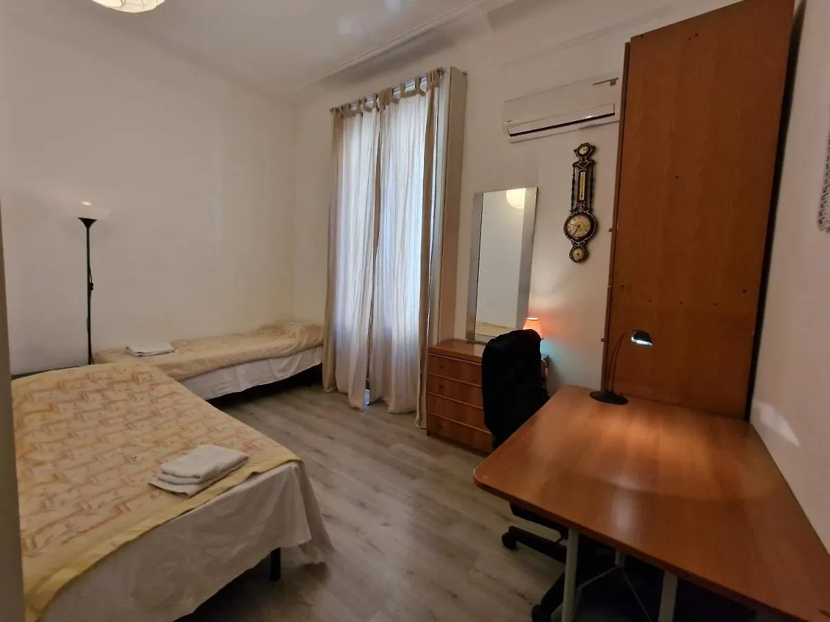 Private Room In A Quiet Apartment In The City Center Milan